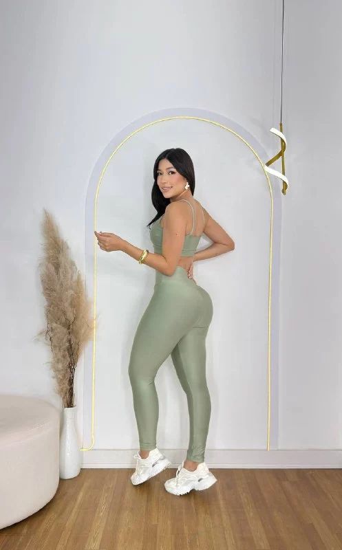Conjunto Basic cinza